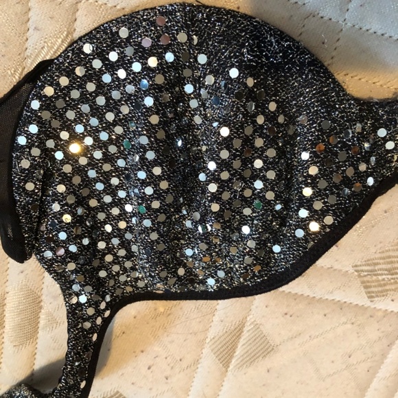 Belly dancing anyone? Bra used for belly dancing, sequinned, size 38c, used. - Picture 2 of 6